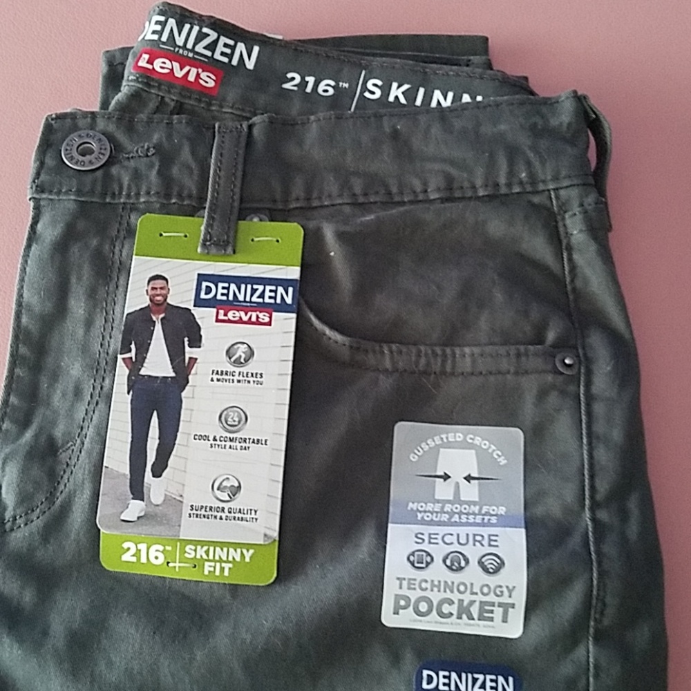 Mens jeans black 30 x 32 Levi's skinny fit